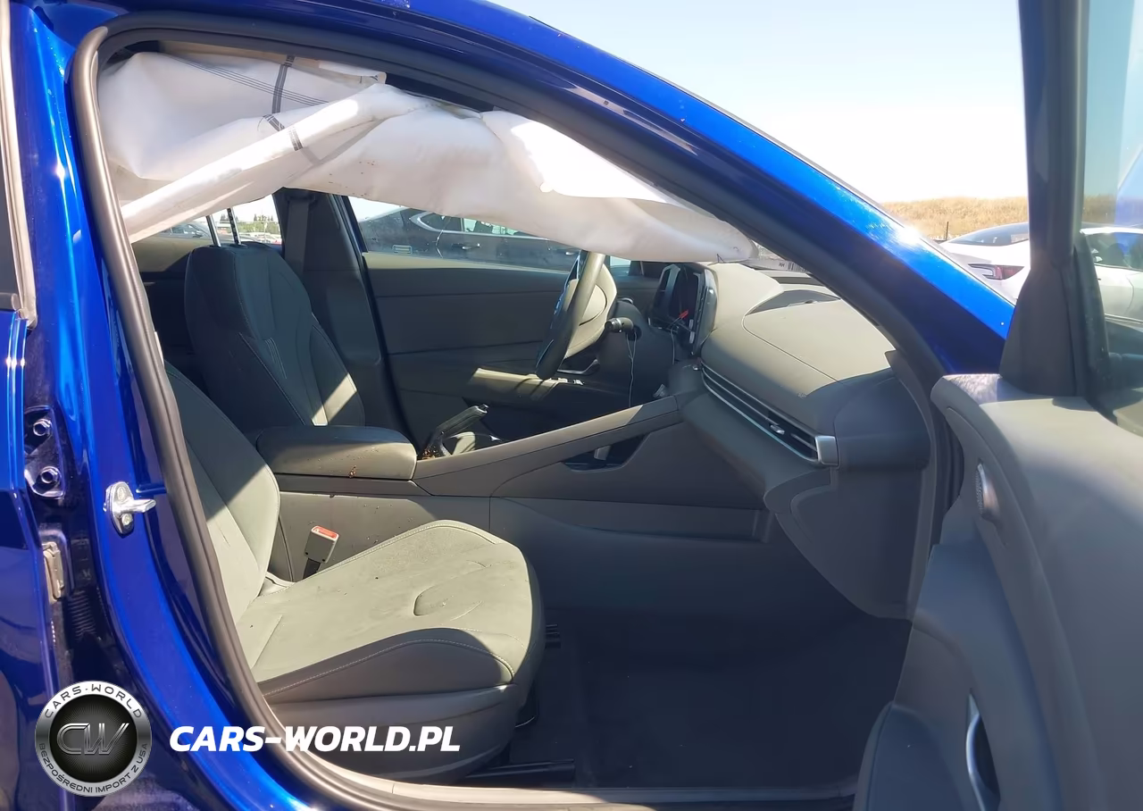 2022 Hyundai Elantra Sel VIN:KMHLM4AG4NU283552 - 5