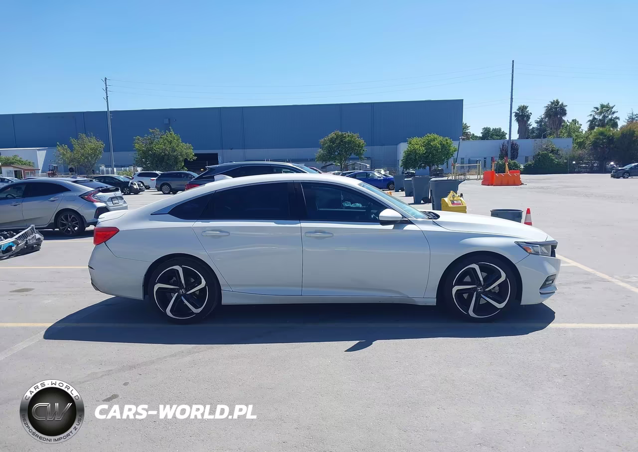 2018 Honda Accord Sport VIN:1HGCV1F38JA101032 - 13