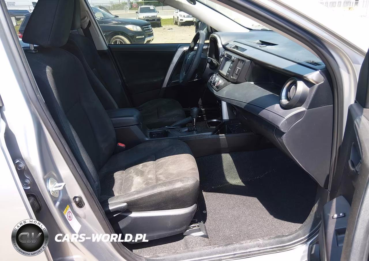 2018 Toyota Rav4 Le VIN:JTMZFREVXJJ182915 - 5