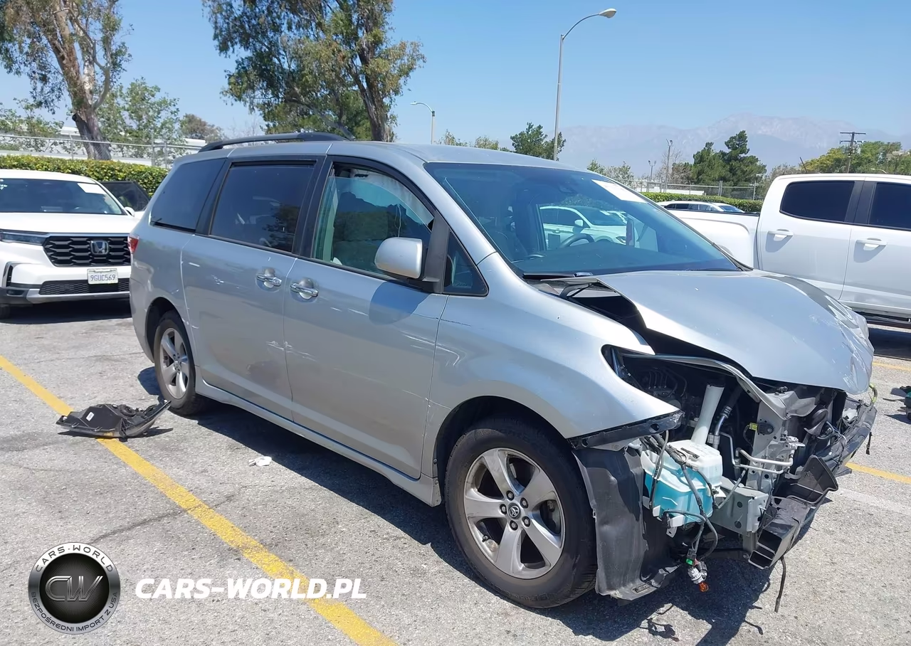 2020 Toyota Sienna Le