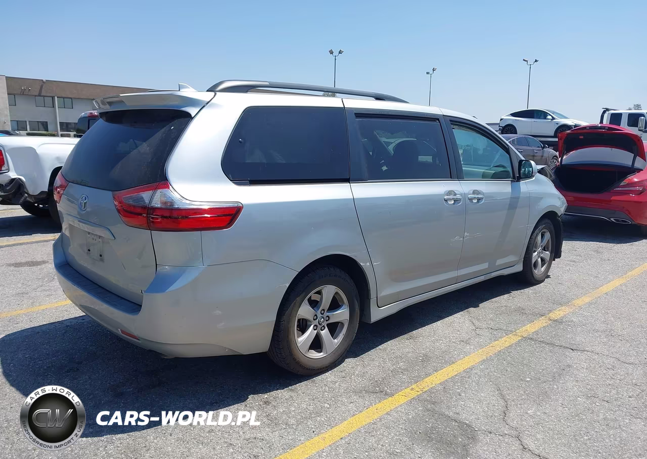 2020 Toyota Sienna Le VIN:5TDKZ3DC4LS022895 - 4