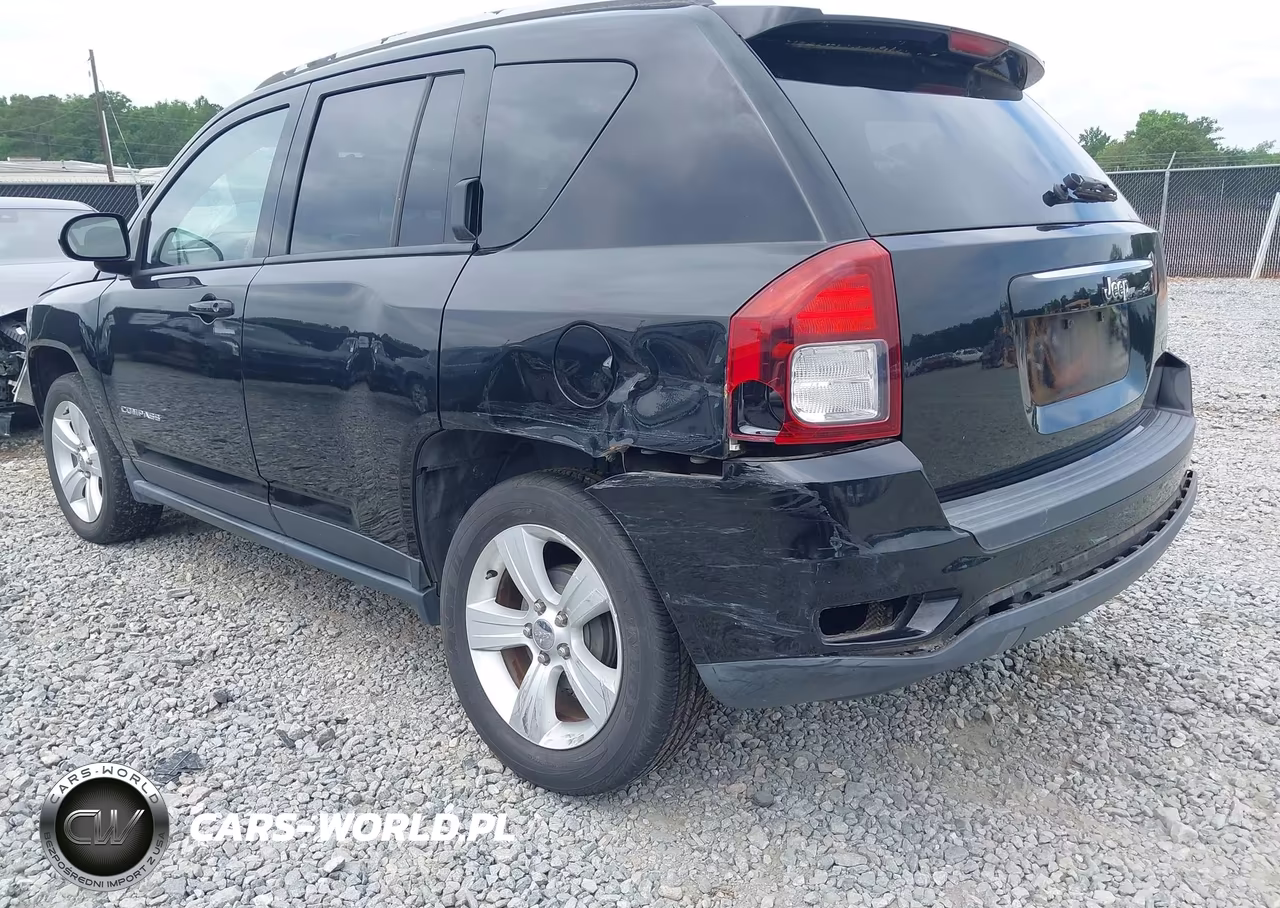 2016 Jeep Compass Latitude VIN:1C4NJCEAXGD628222 - 3