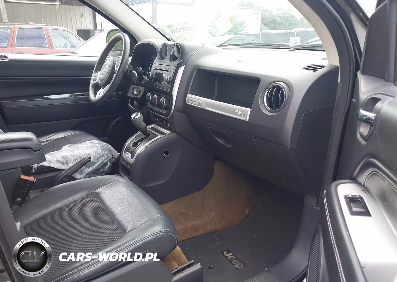 2016 Jeep Compass Latitude VIN:1C4NJCEAXGD628222 - 5