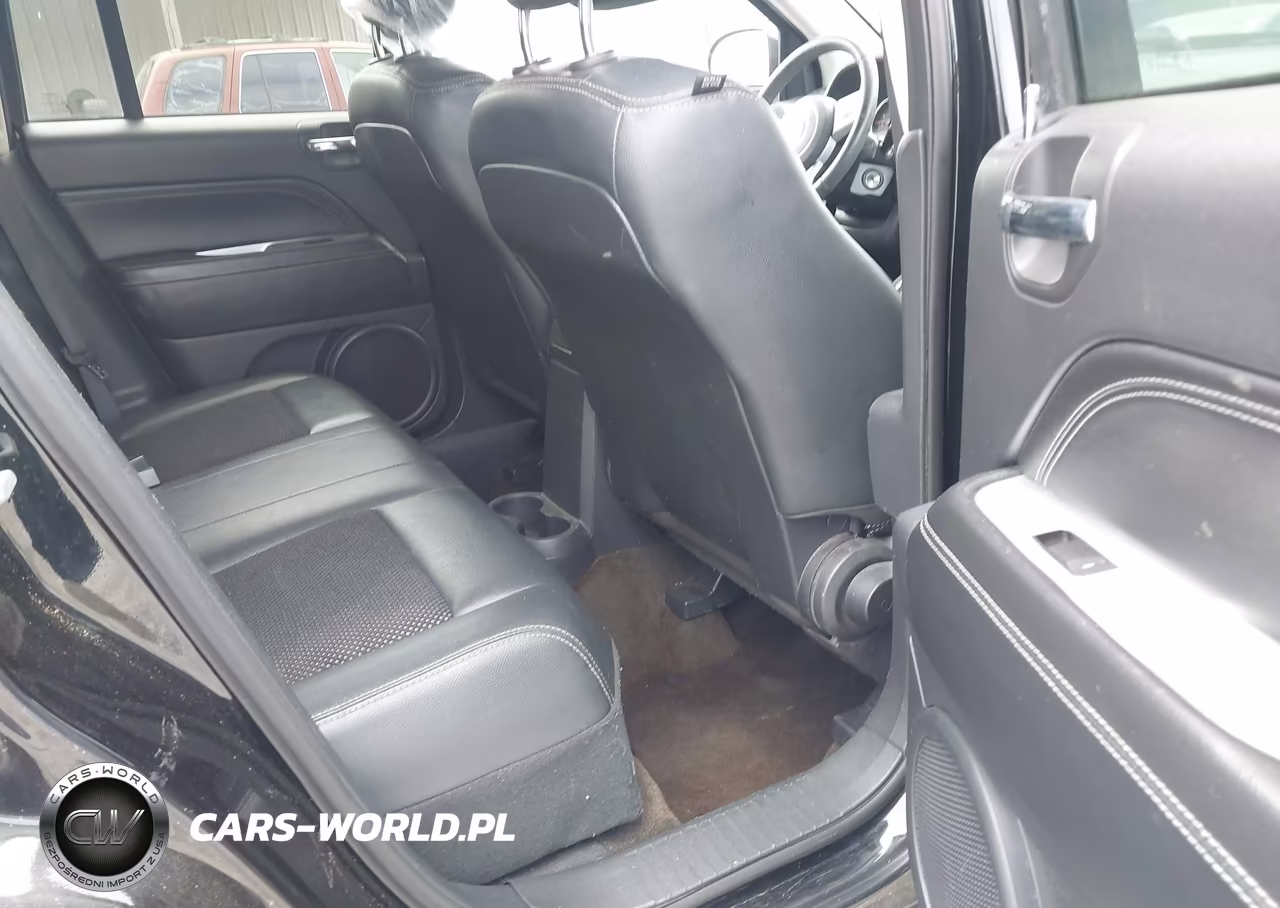 2016 Jeep Compass Latitude VIN:1C4NJCEAXGD628222 - 8