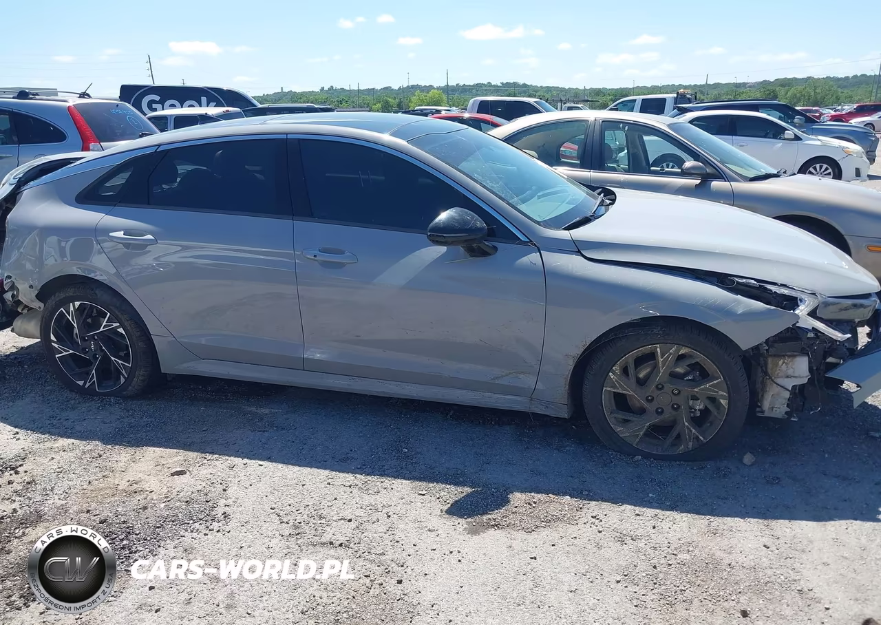 2025 Kia K5 Gt-Line VIN:KNAG64J72S5317880 - 13