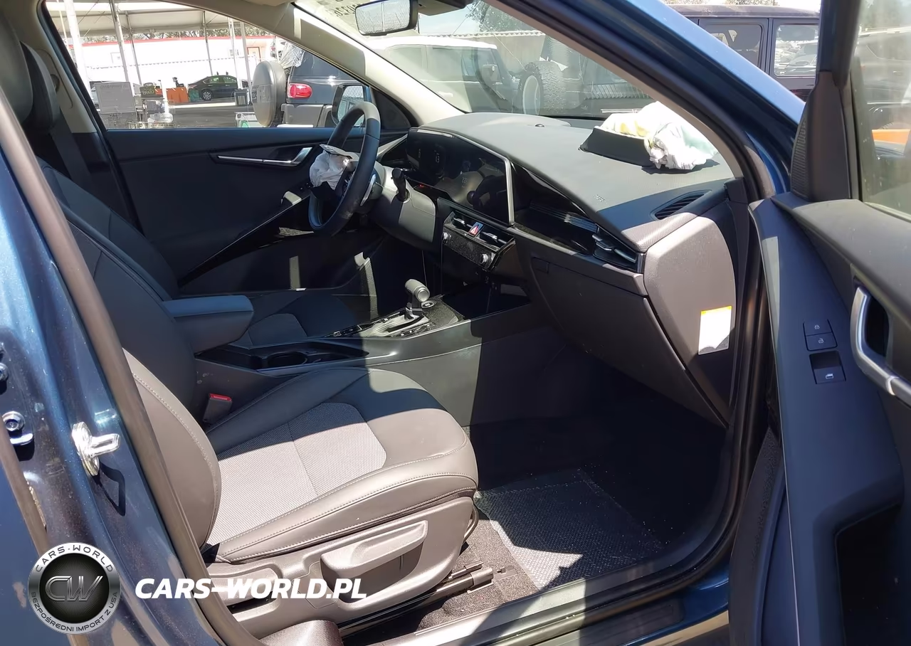 2025 Kia Niro Ex Touring VIN:KNDCR3LE8S5308812 - 5