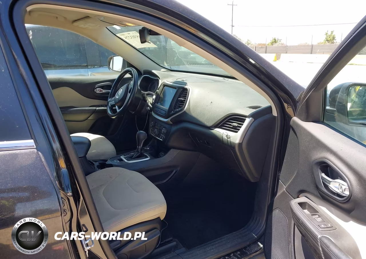 2016 Jeep Cherokee Latitude VIN:1C4PJMCB9GW248545 - 5