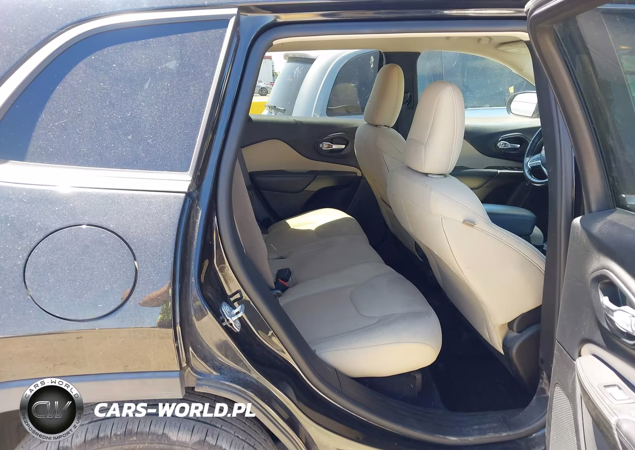 2016 Jeep Cherokee Latitude VIN:1C4PJMCB9GW248545 - 8