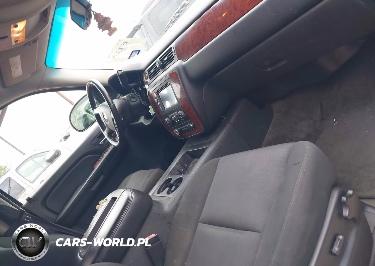 2014 Chevrolet Suburban 1500 Ls VIN:1GNSKHE7XER154524 - 5