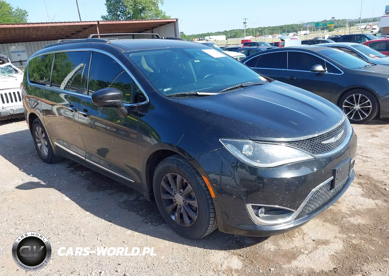 2017 Chrysler Pacifica Touring-L – zdjęcie 1 z 16