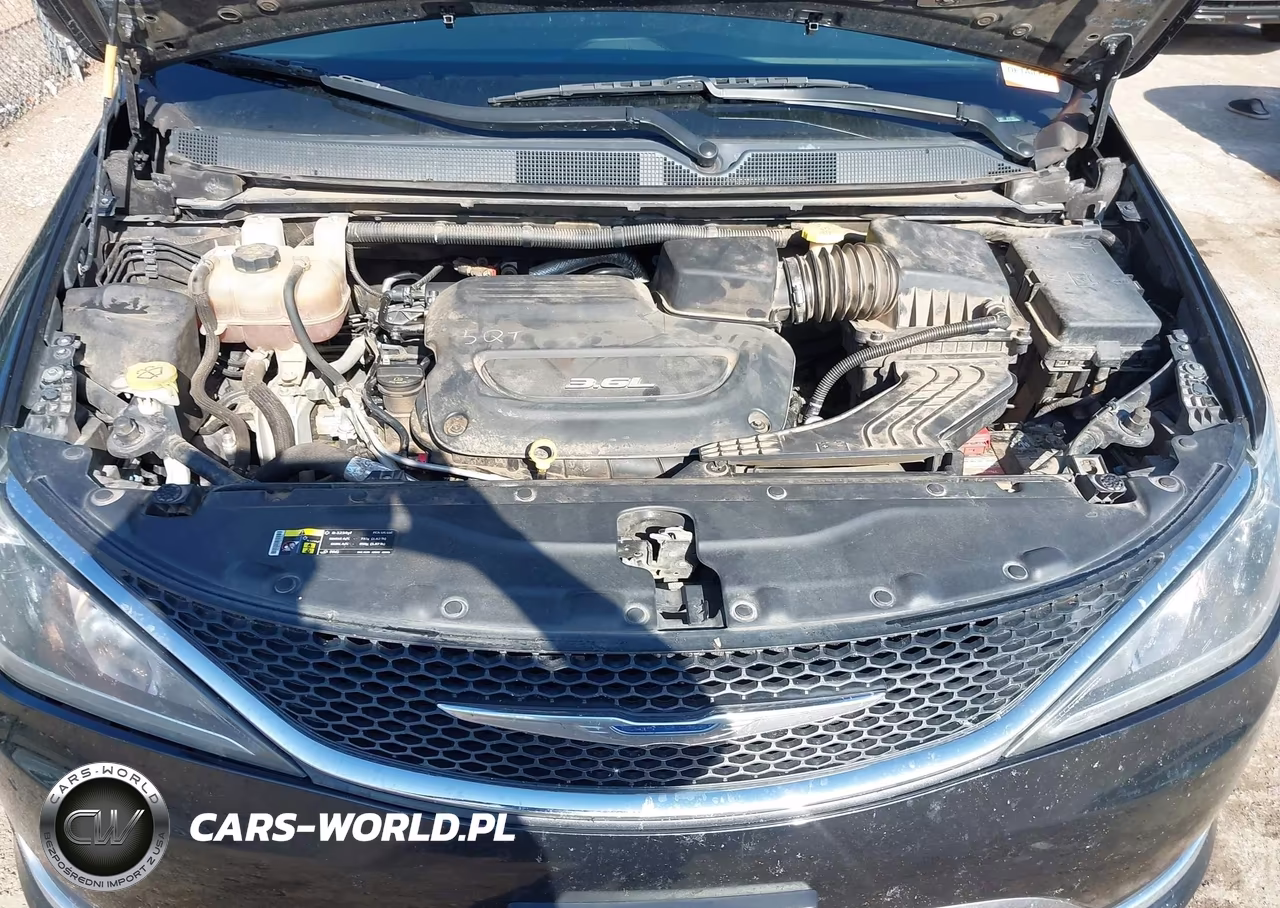 2017 Chrysler Pacifica Touring-L VIN:2C4RC1BG3HR642311 - 10