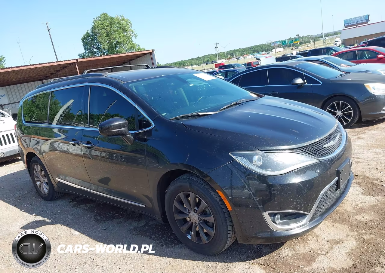 2017 Chrysler Pacifica Touring-L VIN:2C4RC1BG3HR642311 - 13