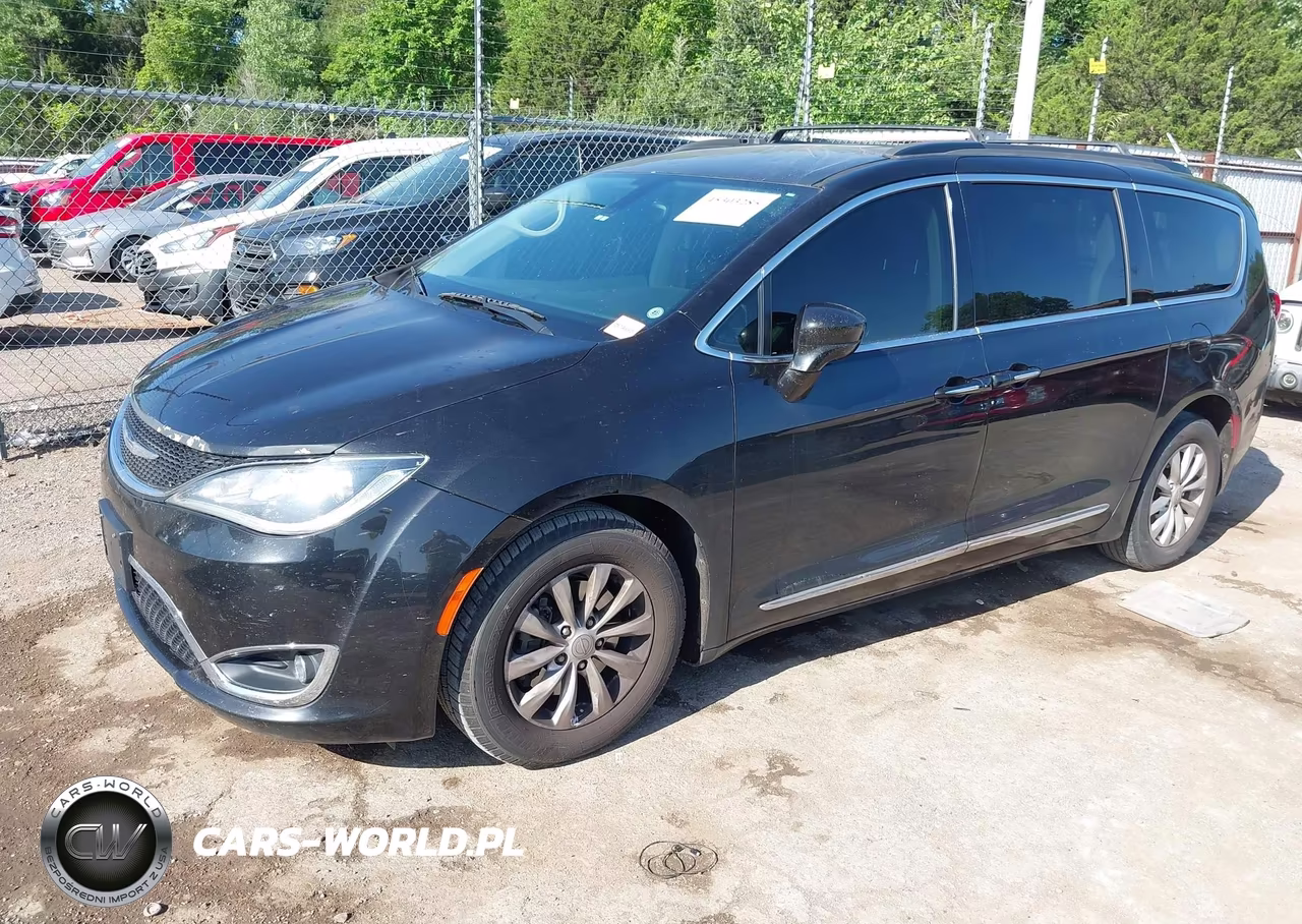 2017 Chrysler Pacifica Touring-L VIN:2C4RC1BG3HR642311 - 2