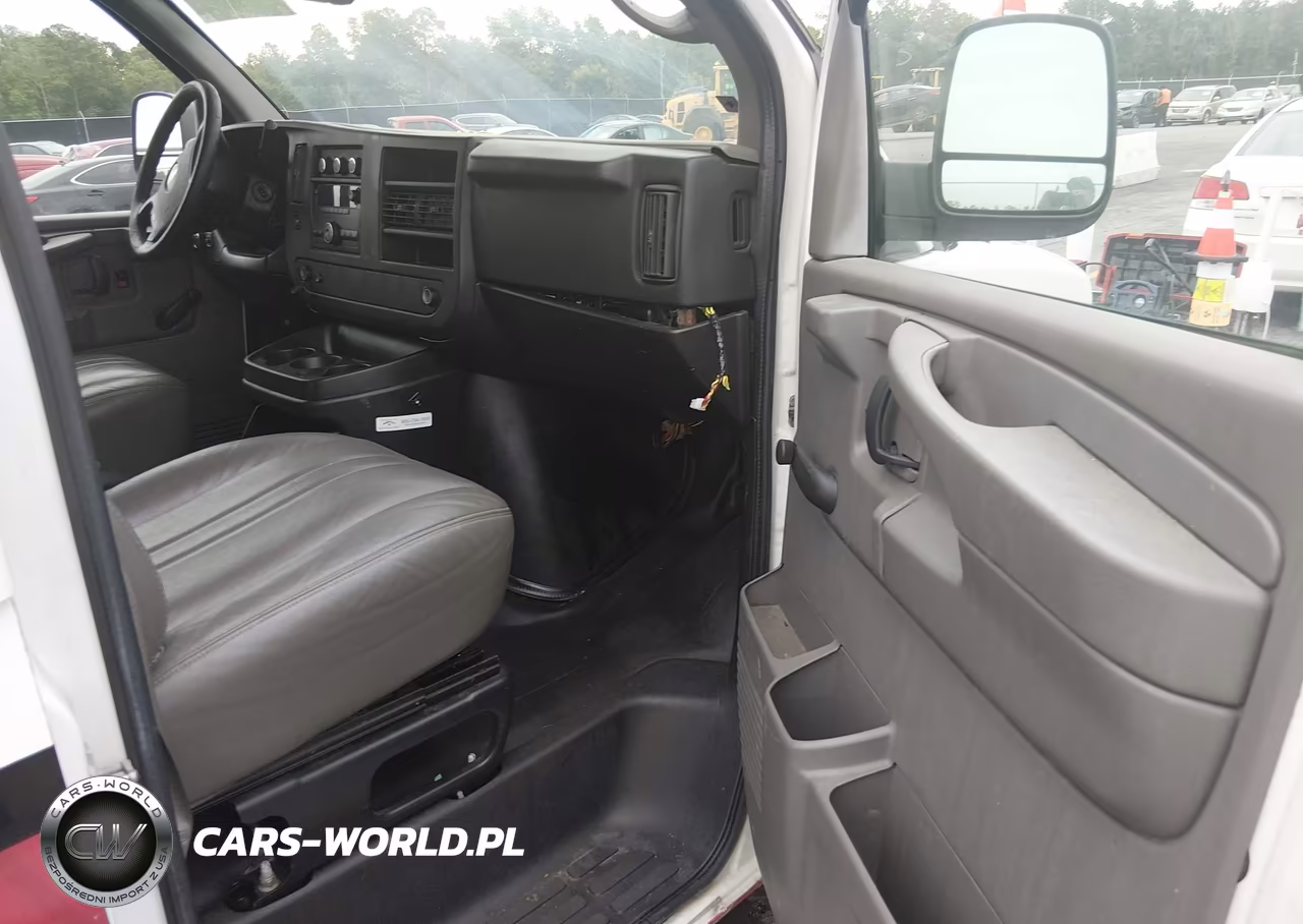 2013 Chevrolet Express 2500 Work Van VIN:1GCWGFBA2D1112622 - 5