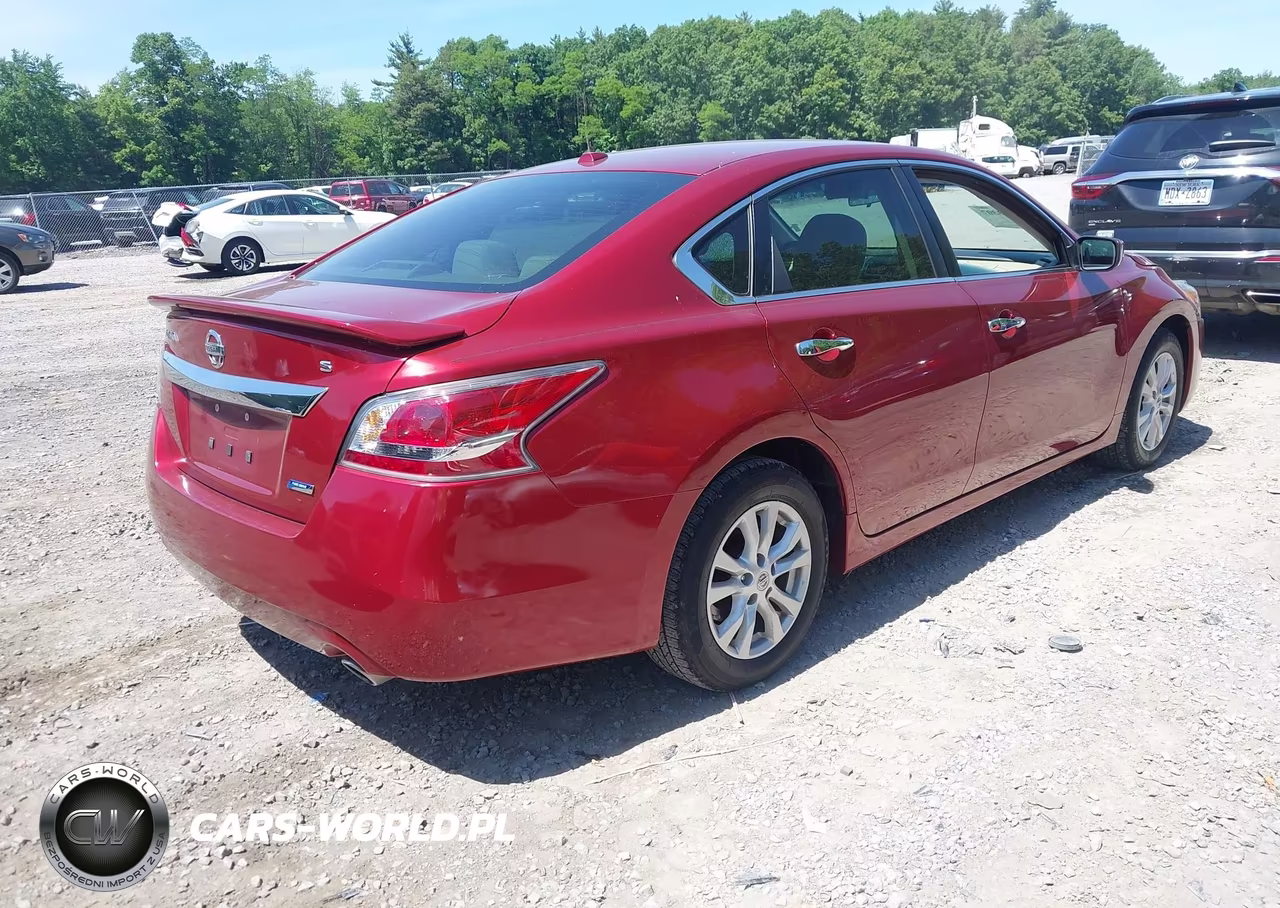 2014 Nissan Altima 2.5 S VIN:1N4AL3AP3EC155789 - 4