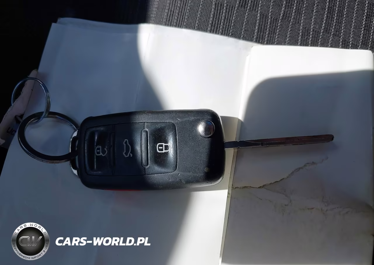 2015 Volkswagen Tiguan S VIN:WVGBV7AX0FW579393 - 11