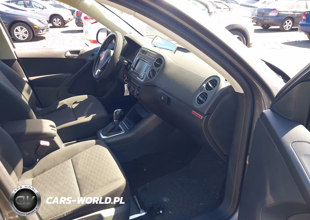 2015 Volkswagen Tiguan S VIN:WVGBV7AX0FW579393 - 5