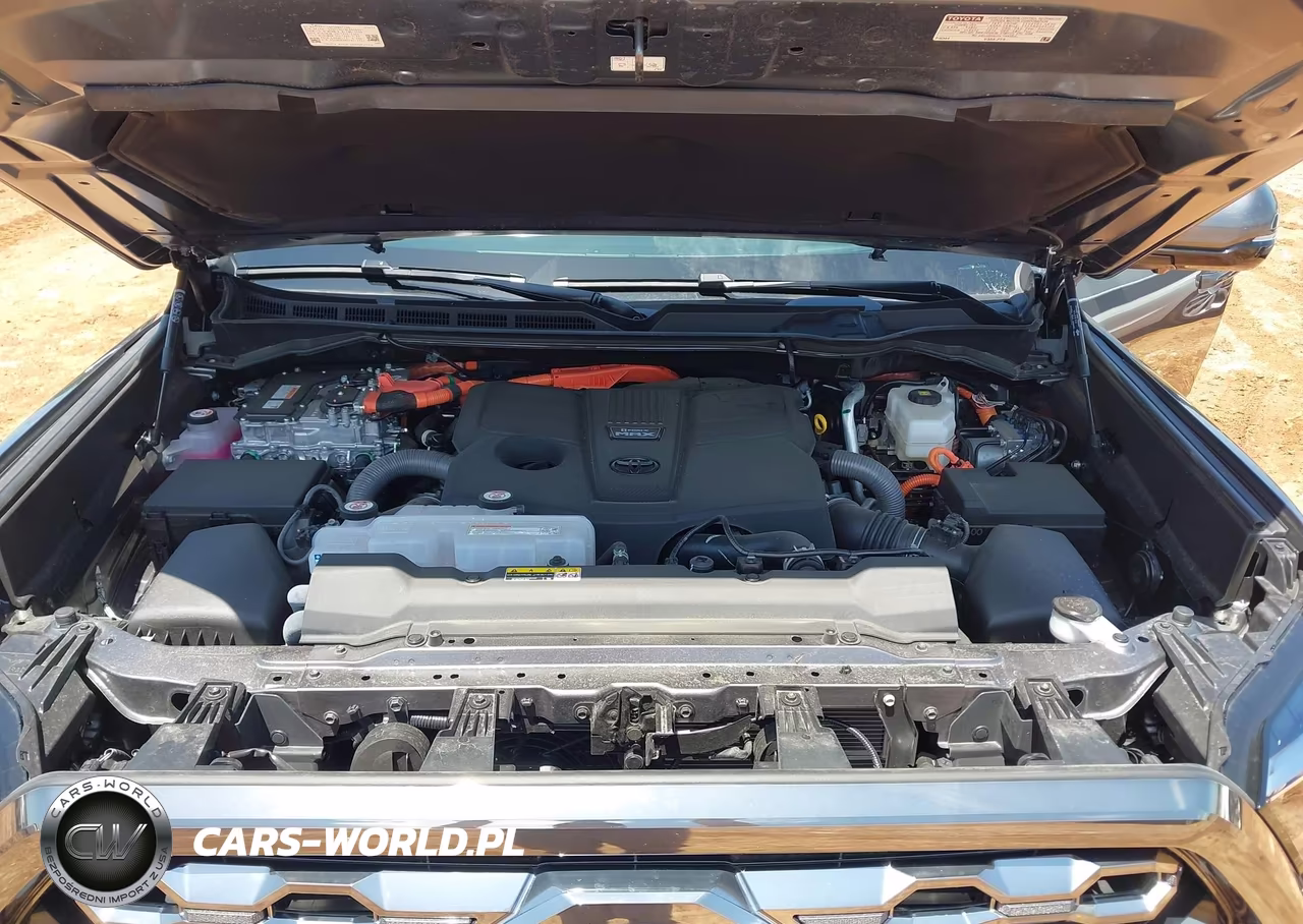 2026 Toyota Tundra Hybrid Platinum Hybrid Crewmax 5.5' Bed VIN:5TFNC5DB0TX117241 - 10