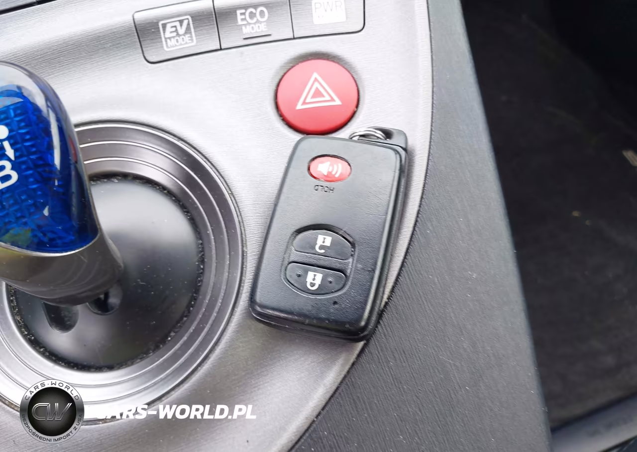 2013 Toyota Prius Three Se VIN:JTDKN3DUXD1650902 - 11