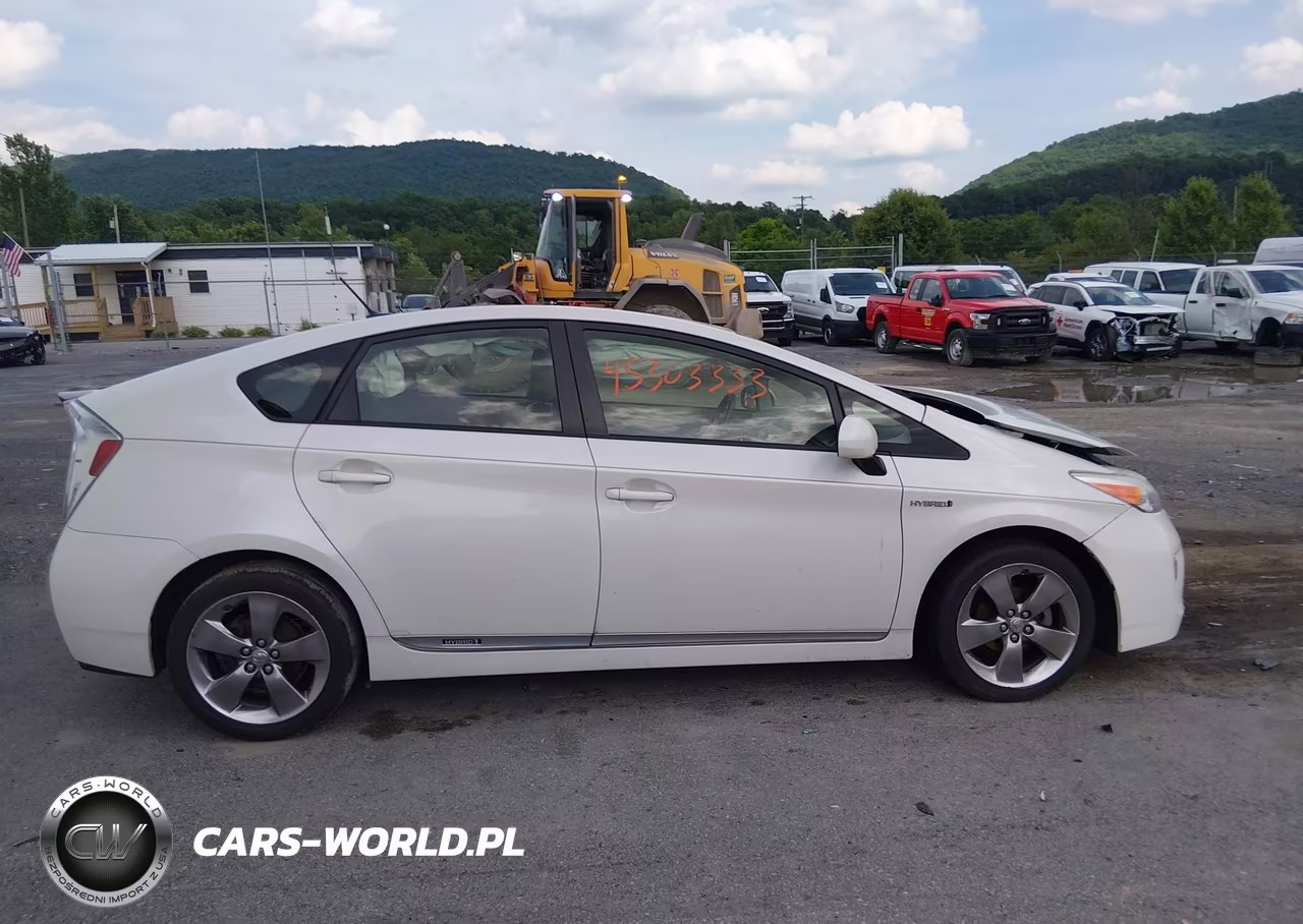 2013 Toyota Prius Three Se VIN:JTDKN3DUXD1650902 - 13