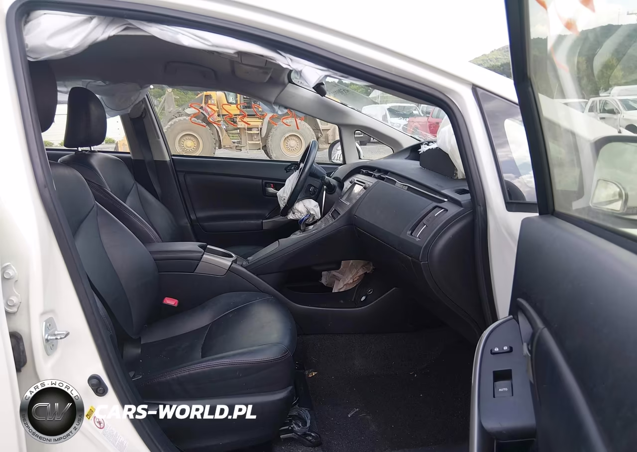 2013 Toyota Prius Three Se VIN:JTDKN3DUXD1650902 - 5
