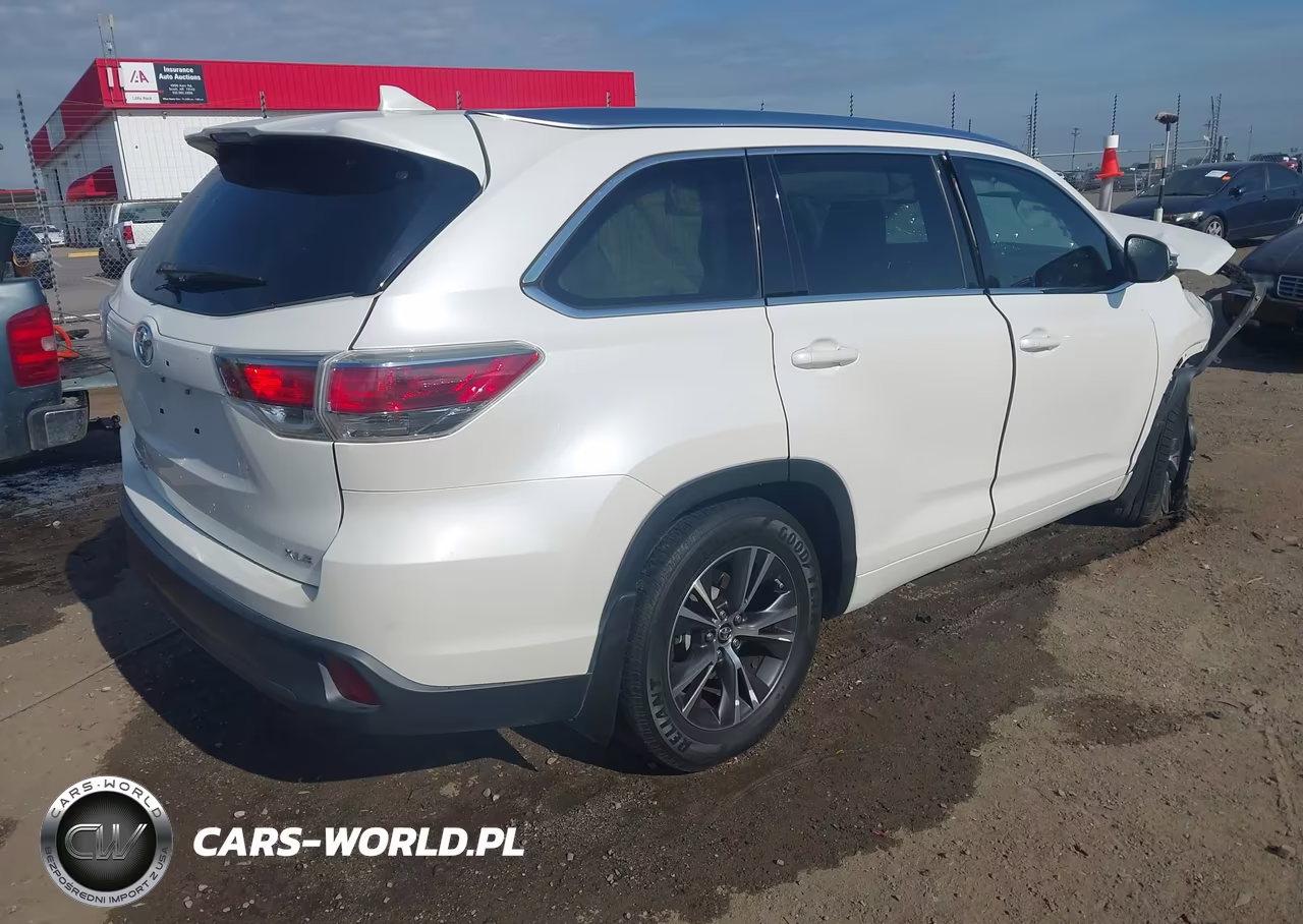 2016 Toyota Highlander Xle V6 VIN:5TDKKRFH3GS164502 - 4