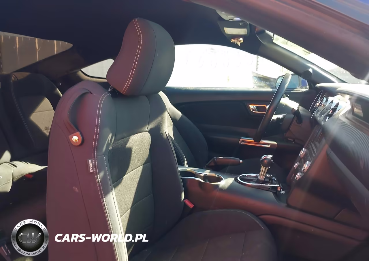 2016 Ford Mustang V6 VIN:1FA6P8AM0G5323571 - 5