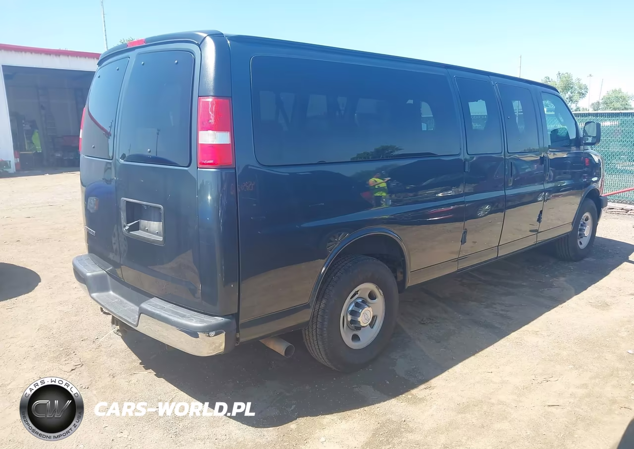 2017 Chevrolet Express 3500 Lt VIN:1GAZGPFG4H1249268 - 4