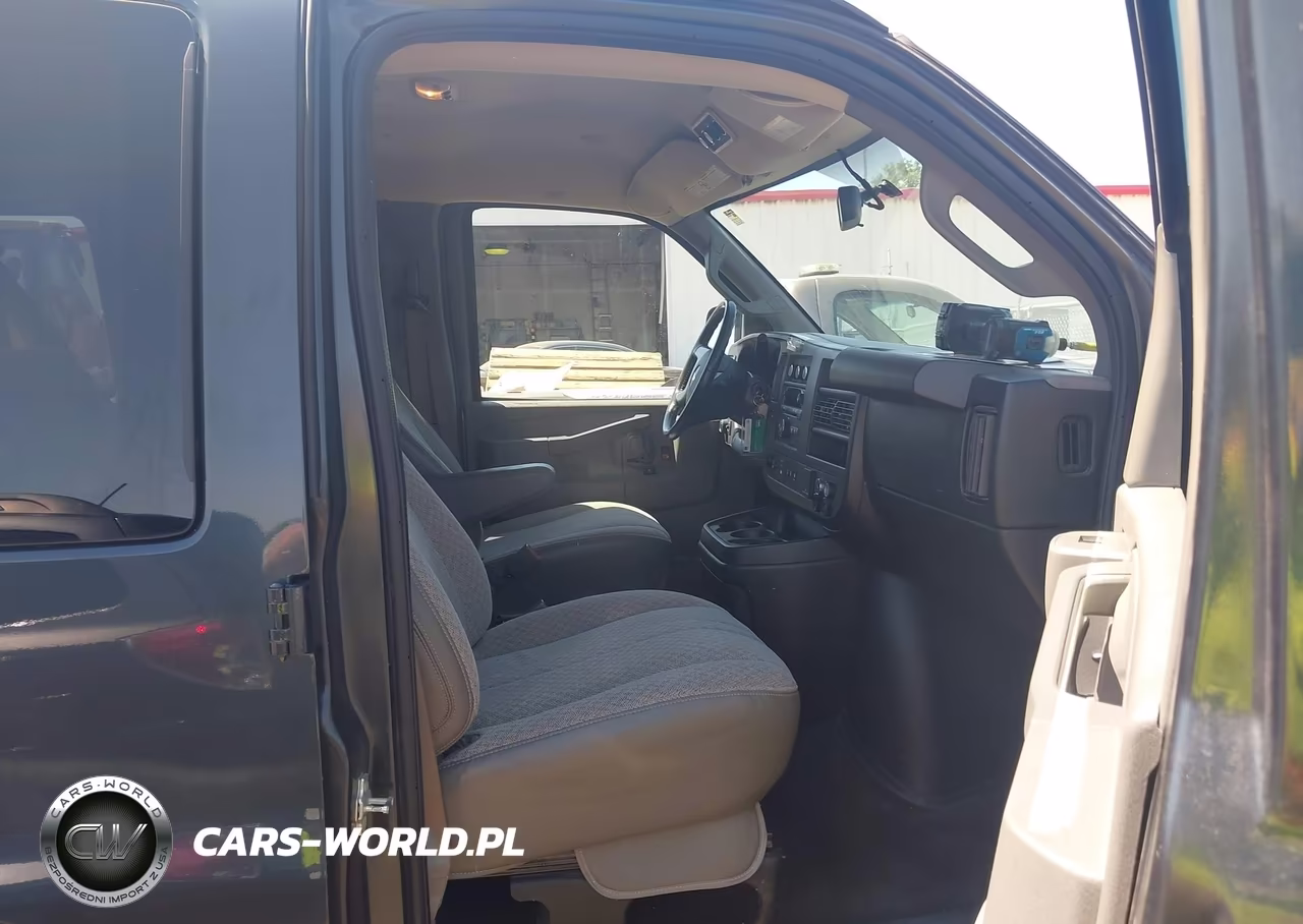 2017 Chevrolet Express 3500 Lt VIN:1GAZGPFG4H1249268 - 5
