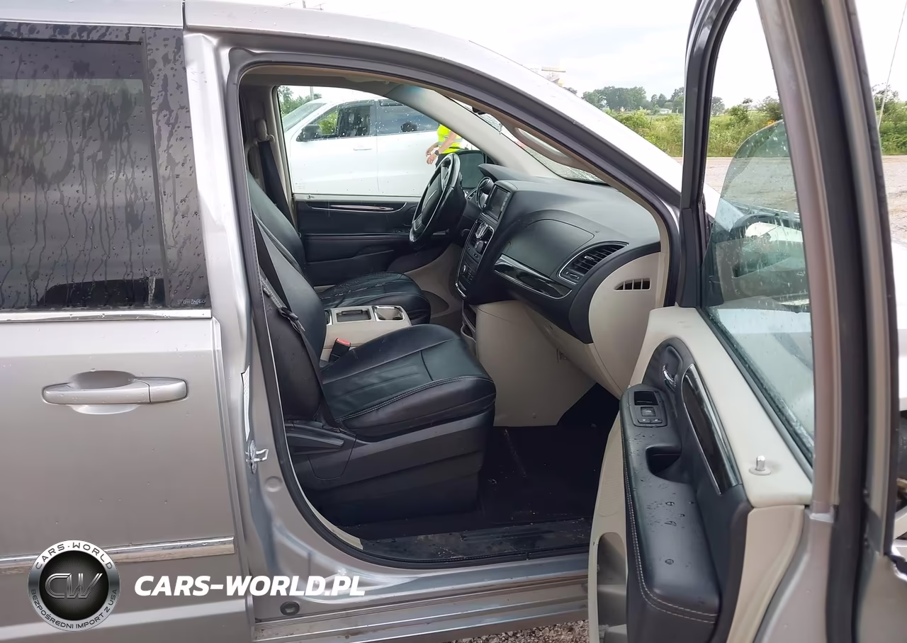 2014 Chrysler Town & Country Touring VIN:2C4RC1BG4ER292330 - 5