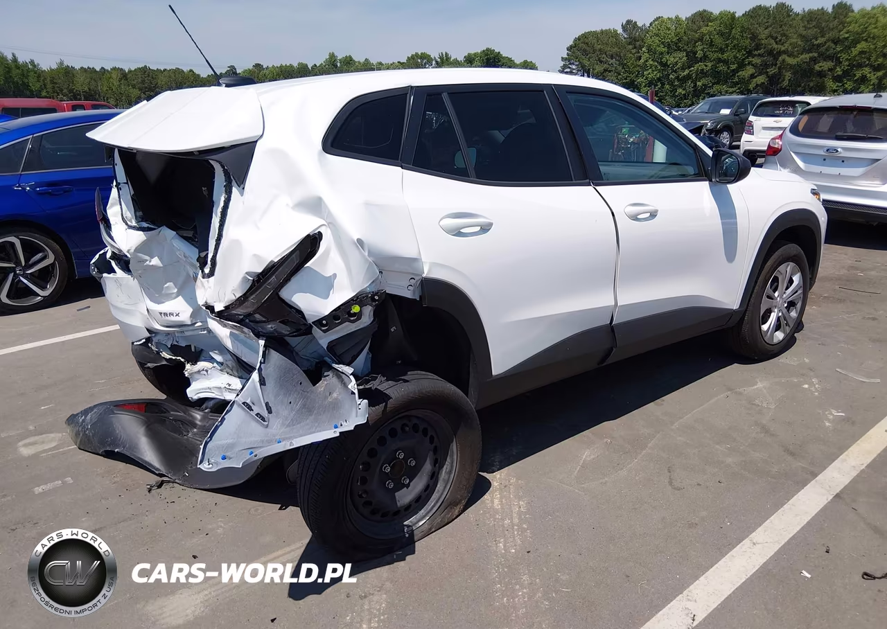 2025 Chevrolet Trax Fwd Ls VIN:KL77LFEP2SC326069 - 4