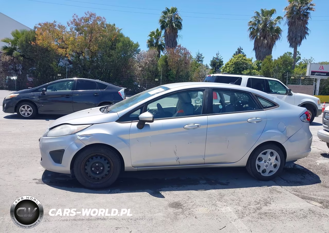 2013 Ford Fiesta S VIN:3FADP4AJ3DM162743 - 14