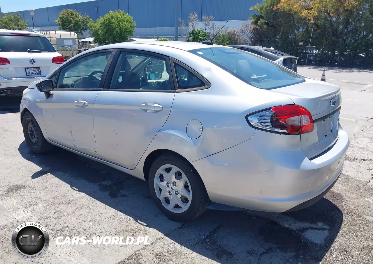2013 Ford Fiesta S VIN:3FADP4AJ3DM162743 - 3