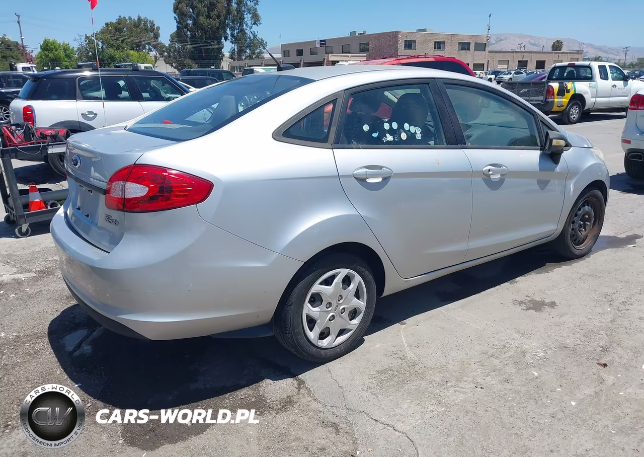 2013 Ford Fiesta S VIN:3FADP4AJ3DM162743 - 4