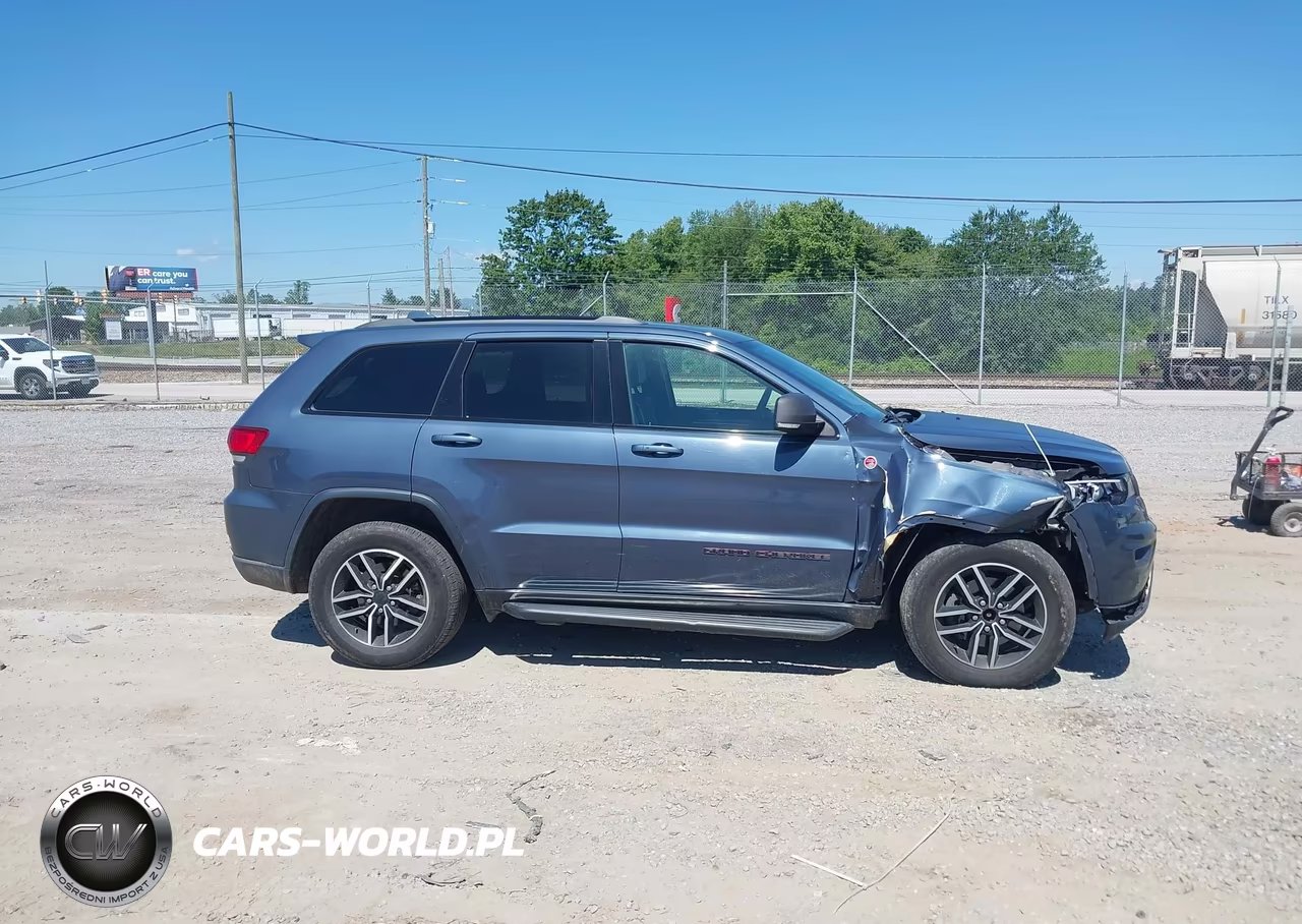 2020 Jeep Grand Cherokee Trailhawk 4X4 VIN:1C4RJFLGXLC239929 - 13
