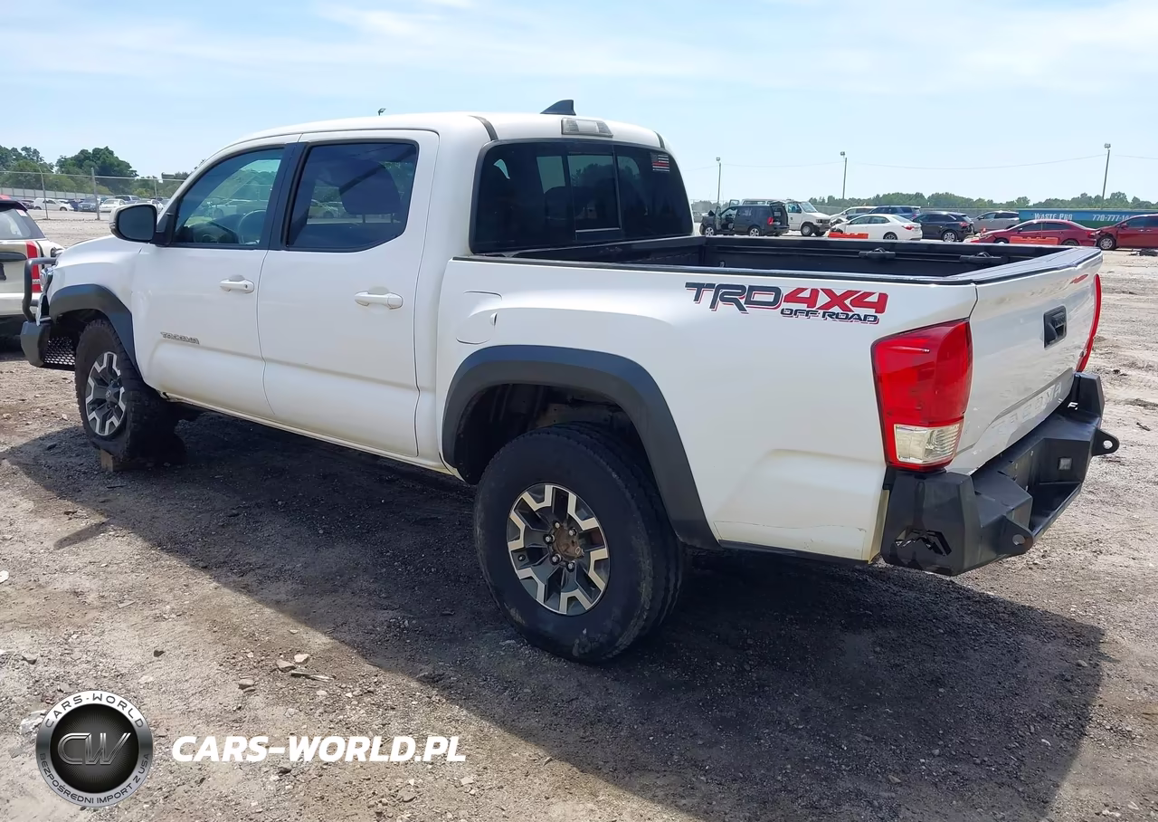2018 Toyota Tacoma Trd Off Road VIN:5TFCZ5AN2JX133328 - 3