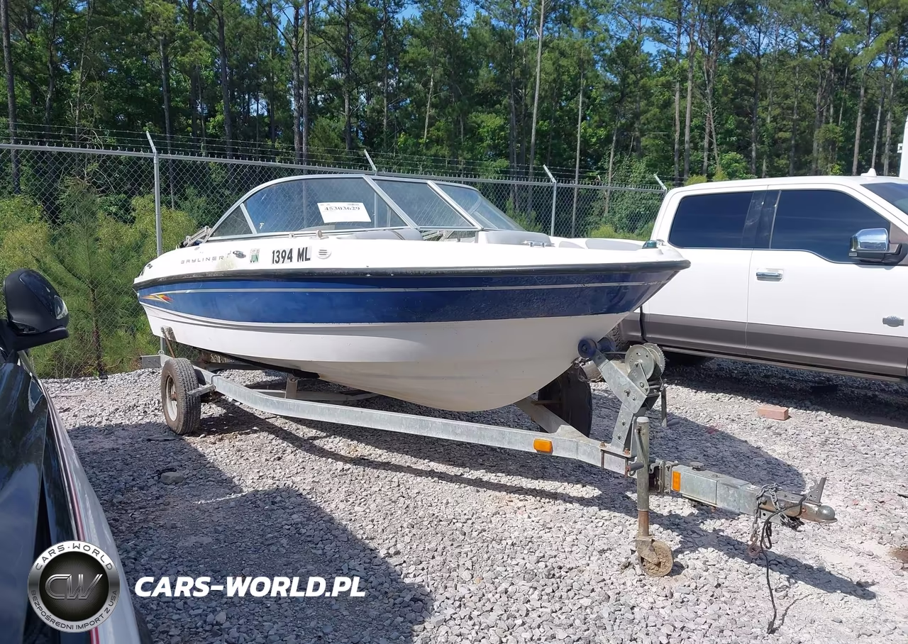 2005 Bayliner Fishing Boat