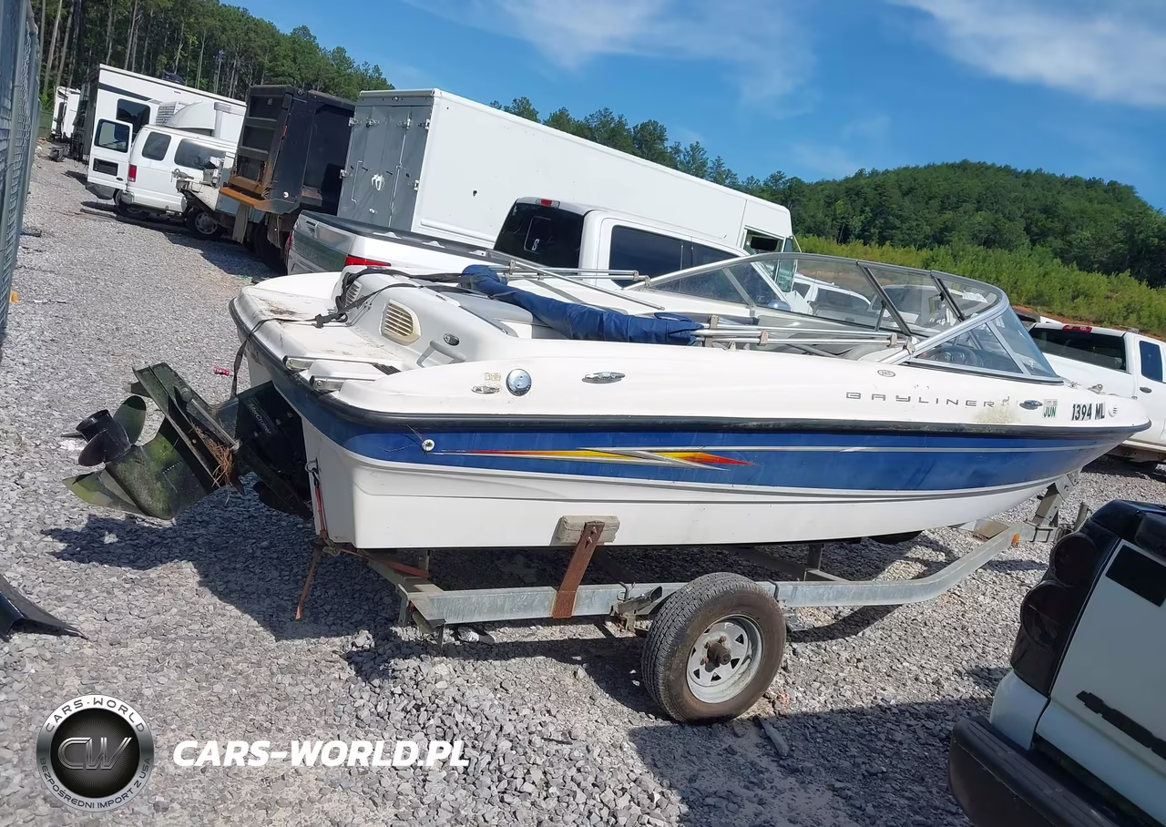 2005 Bayliner Fishing Boat VIN:BBBD22CSH405 - 2