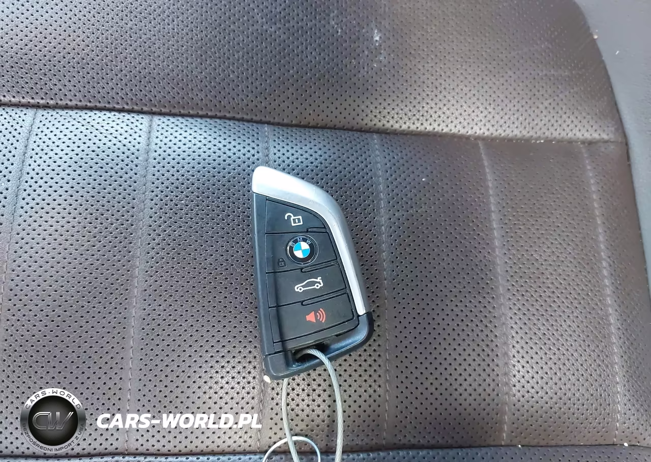 2018 BMW X3 M40I VIN:5UXTS3C57J0Y93882 - 11