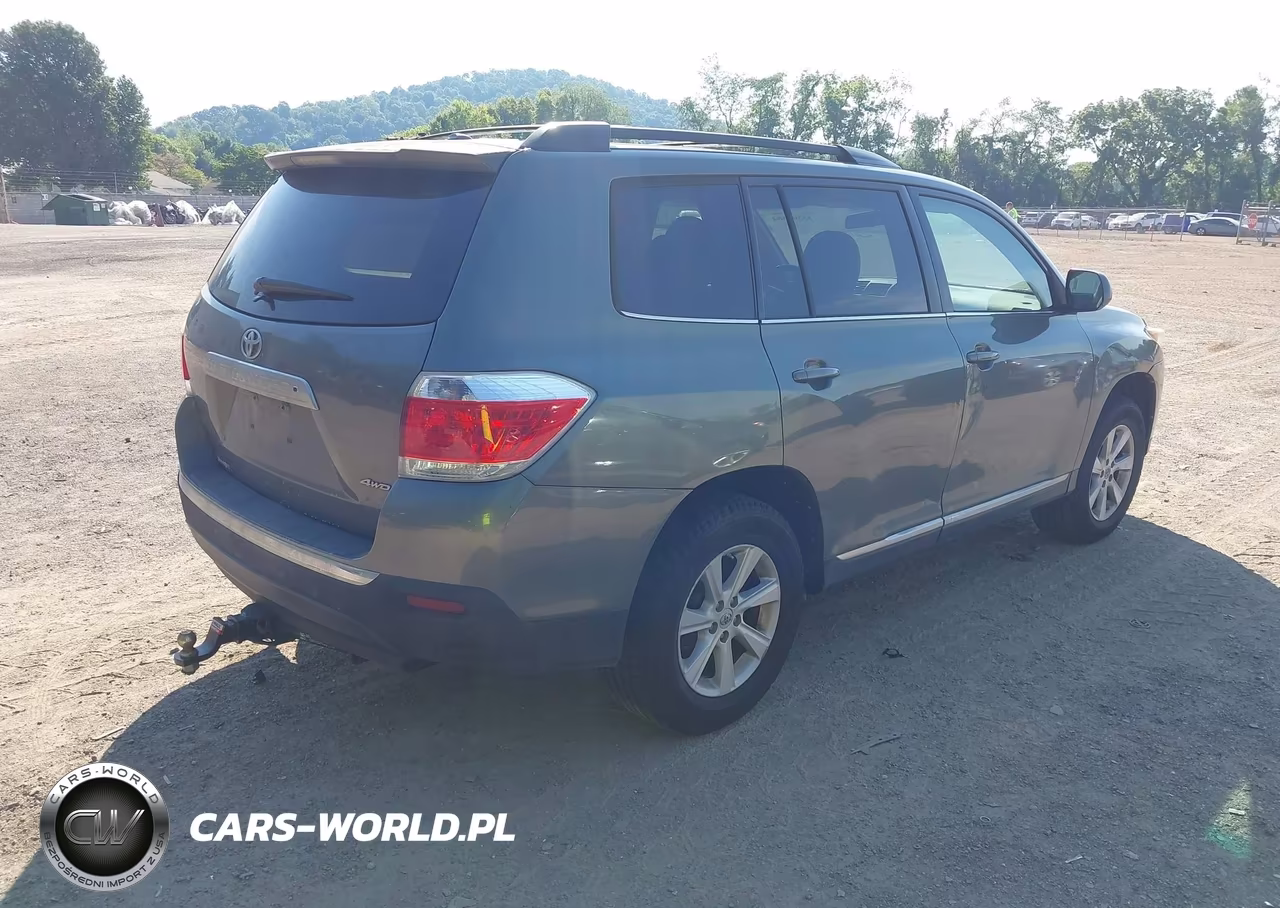 2012 Toyota Highlander Base V6 VIN:5TDBK3EH0CS097589 - 4