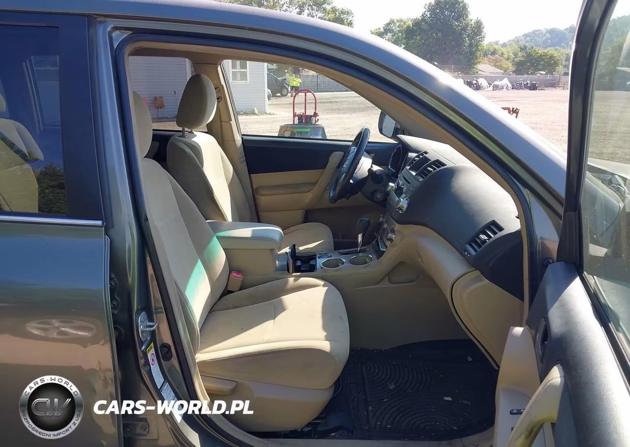 2012 Toyota Highlander Base V6 VIN:5TDBK3EH0CS097589 - 5