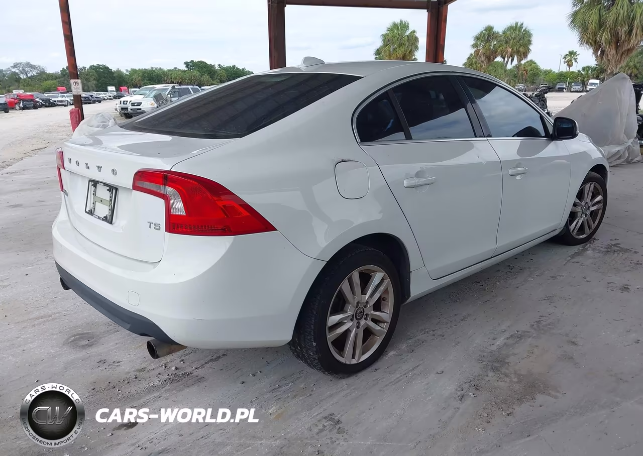2013 Volvo S60 T5-T5 Platinum-T5 Premier-T5 Premier Plus VIN:YV1612FS4D2181040 - 4