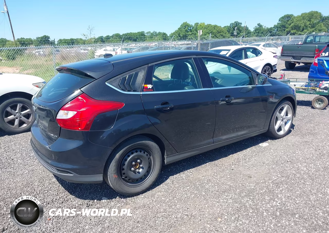 2013 Ford Focus Titanium VIN:1FADP3N2XDL186990 - 4