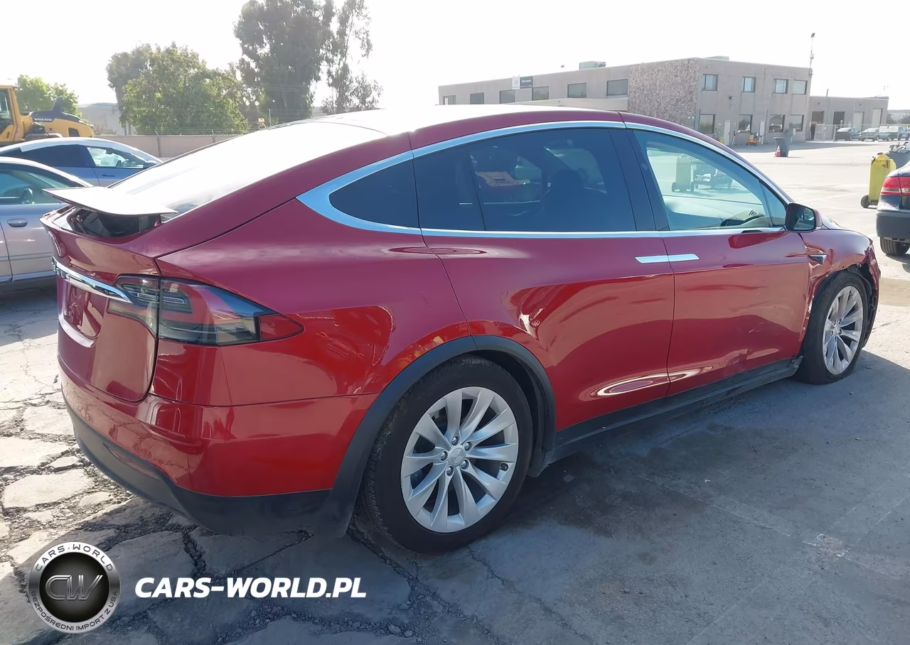 2017 Tesla Model X VIN:5YJXCDE25HF077788 - 4