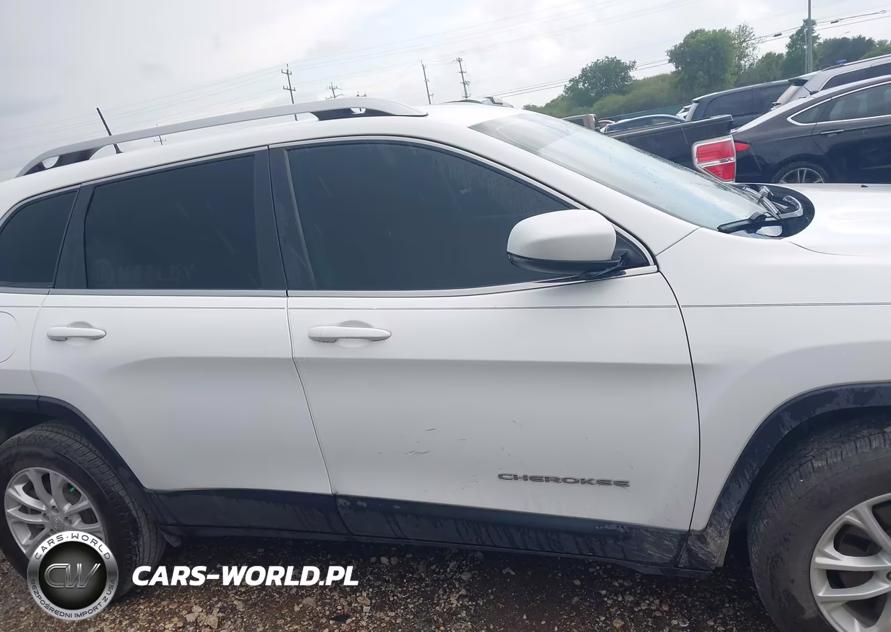 2019 Jeep Cherokee Latitude 4X4 VIN:1C4PJMCX5KD441789 - 13