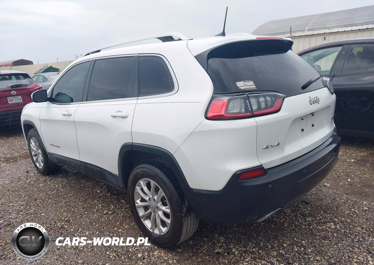 2019 Jeep Cherokee Latitude 4X4 VIN:1C4PJMCX5KD441789 - 3