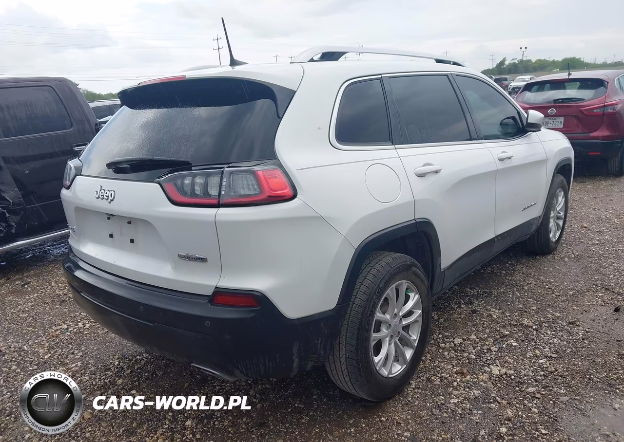 2019 Jeep Cherokee Latitude 4X4 VIN:1C4PJMCX5KD441789 - 4