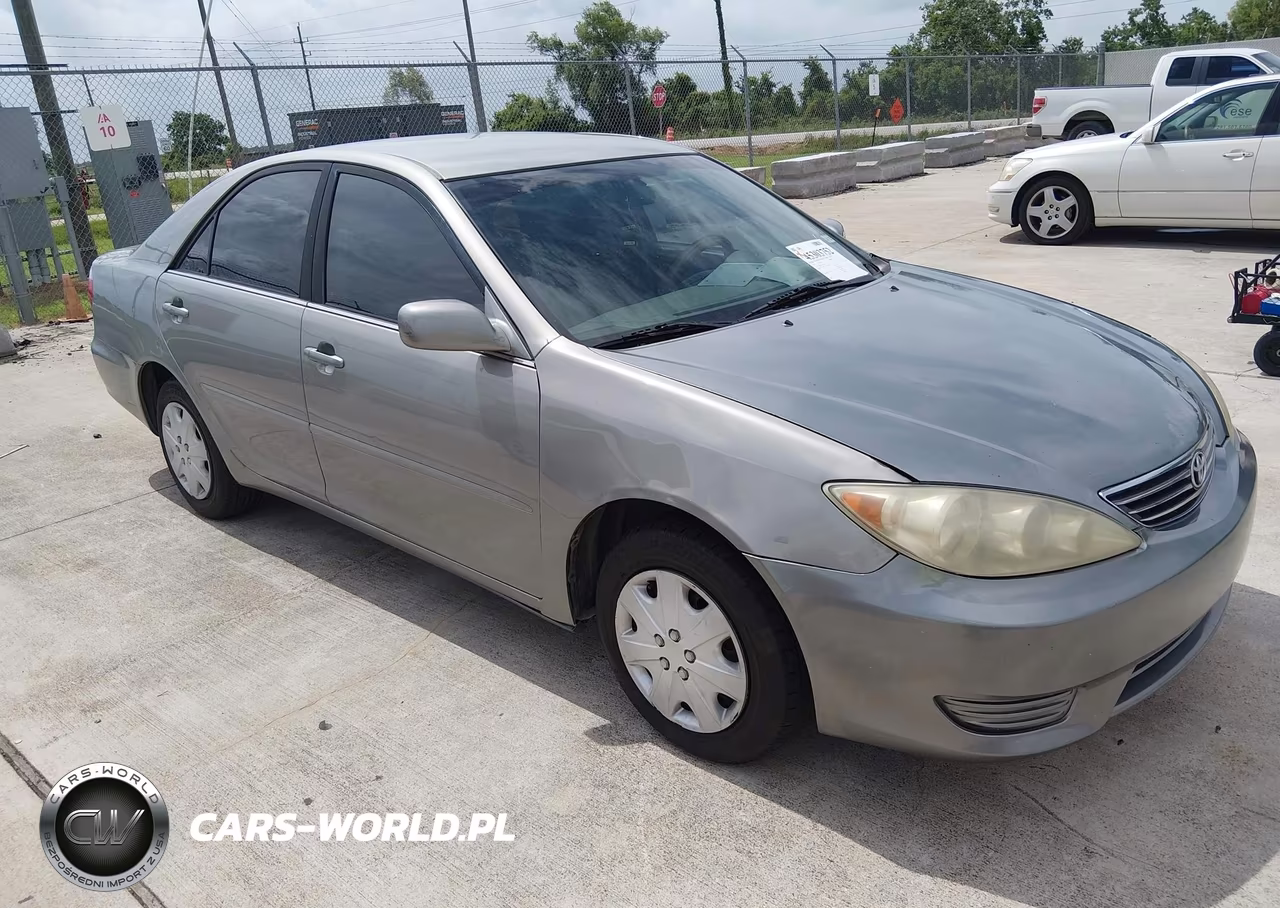 2005 Toyota Camry Le