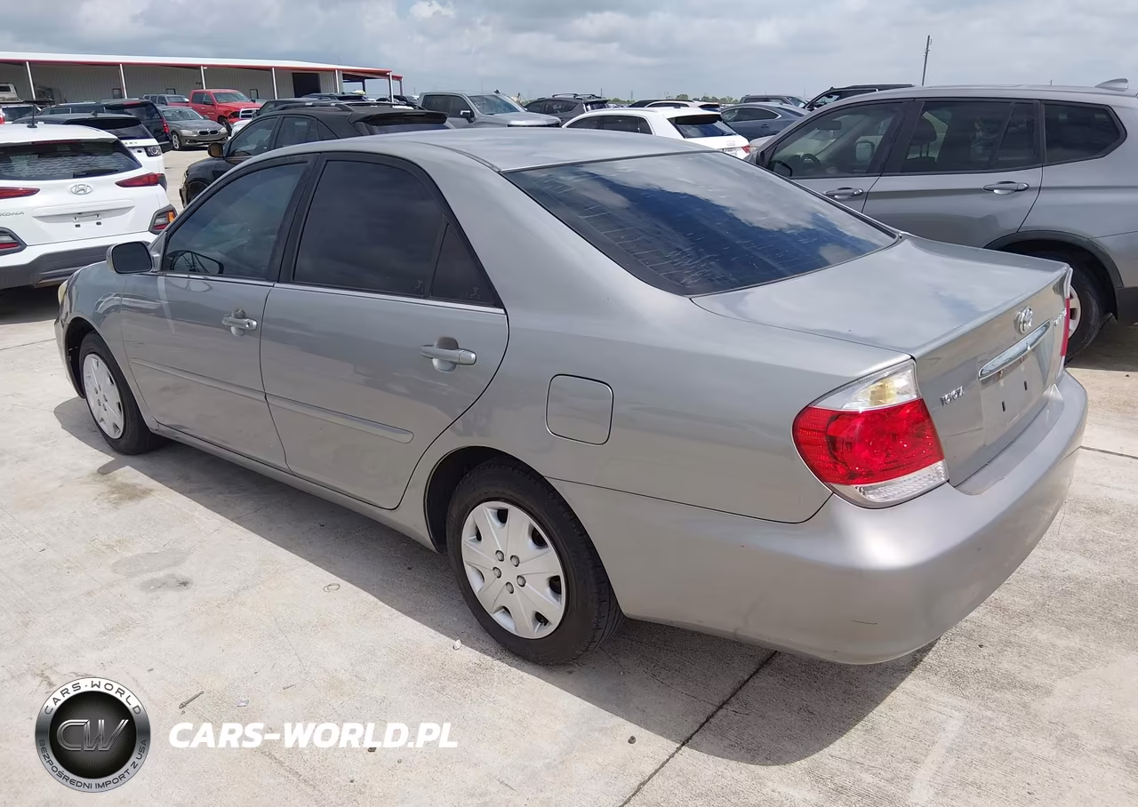 2005 Toyota Camry Le VIN:4T1BE32K05U557982 - 3