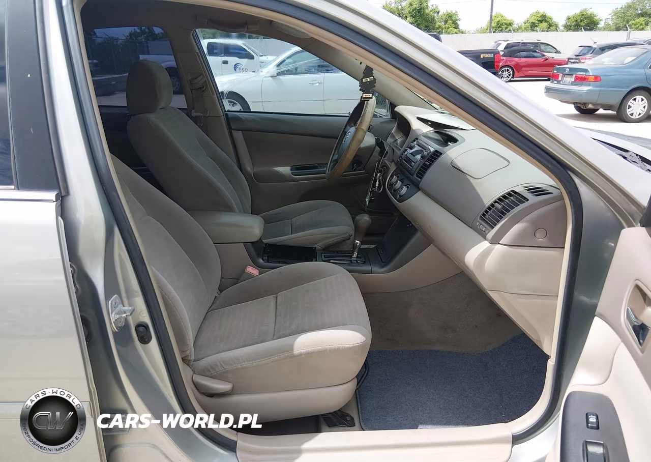 2005 Toyota Camry Le VIN:4T1BE32K05U557982 - 5